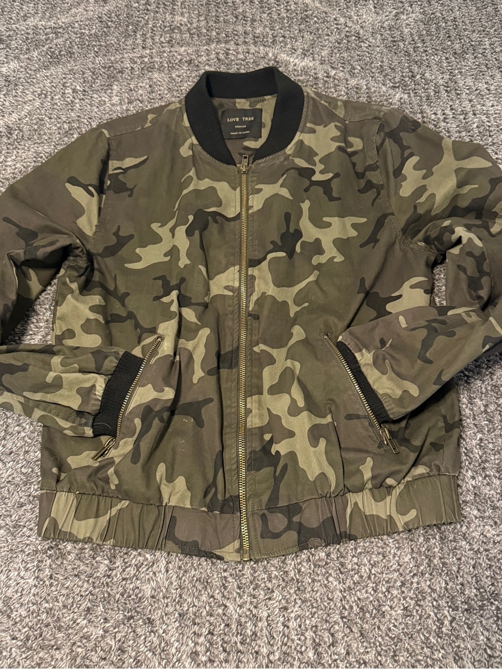 Love Tree Camo Bomber Jacket Women’s Medium Full Zip